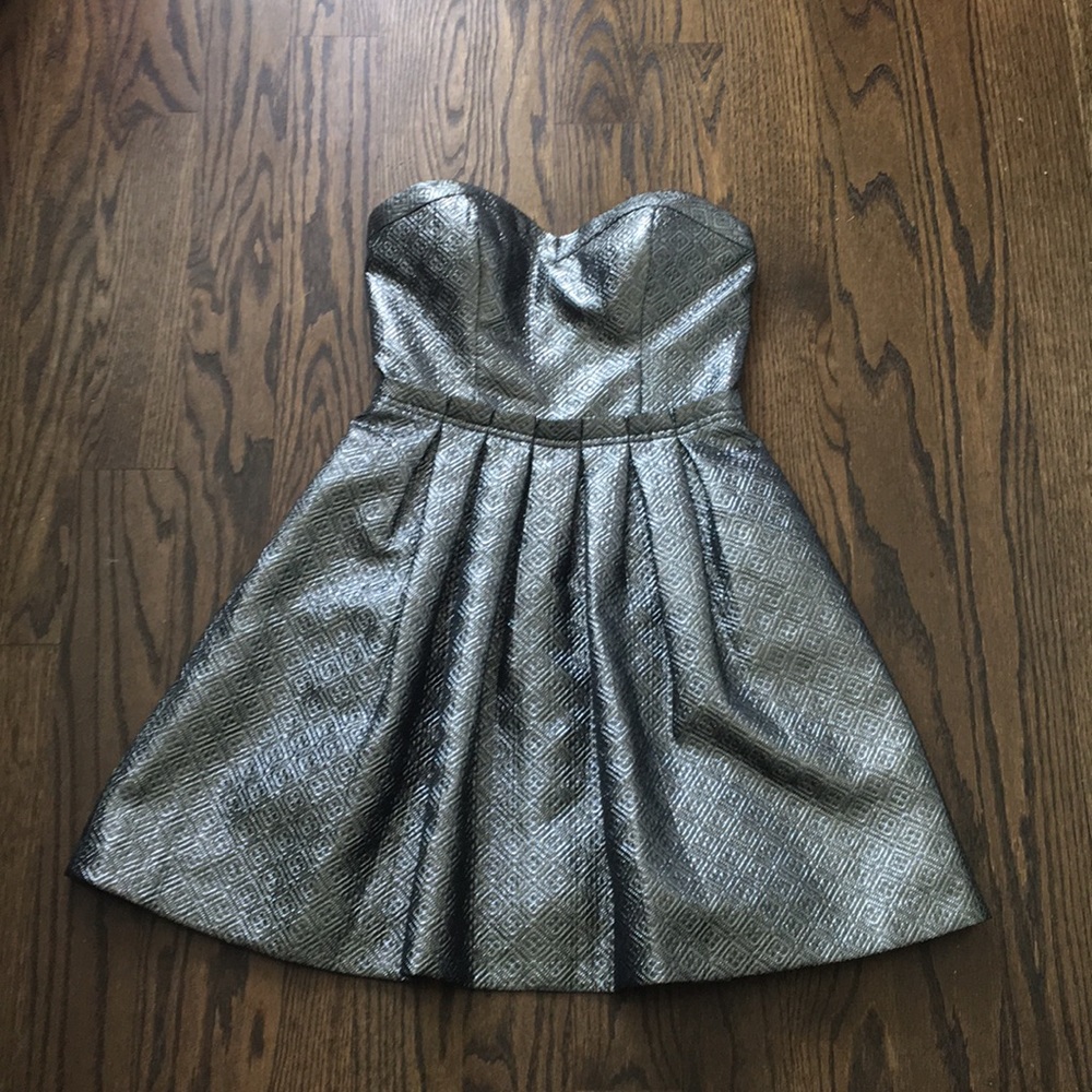 Strapless silver jacquard Guess cocktail dress